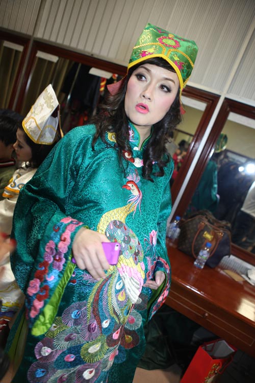 Táo Giao thông khoe "nhẫn kim cương" - 2