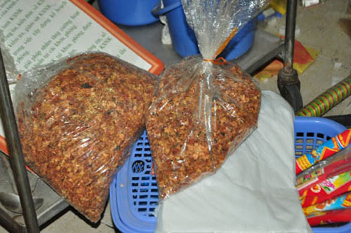 “Chuyên gia trang điểm” cho xác chết - 3