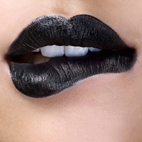 Làm đẹp - Kinh hãi "môi dán" làm đẹp