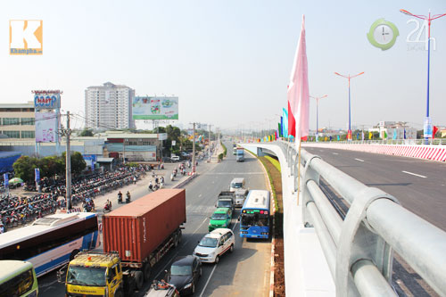 TP HCM: Thông xe 2 cầu vượt thép đầu tiên - 5