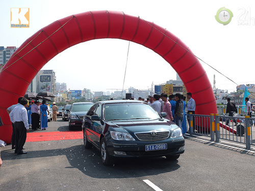 TP HCM: Thông xe 2 cầu vượt thép đầu tiên - 2