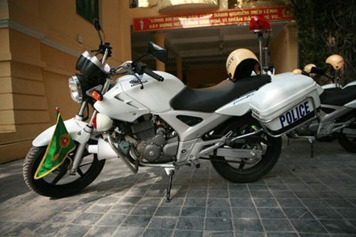 Dàn xe 'khủng' của CSGT Hà Nội - 14