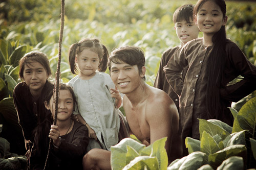 Ngọc Tình lực lưỡng với vai lực điền - 6