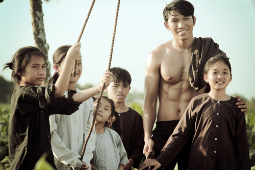 Ngọc Tình lực lưỡng với vai lực điền - 14