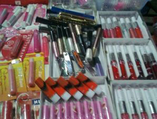 Mĩ phẩm Thái Lan nhập từ... chợ Đồng Xuân - 1