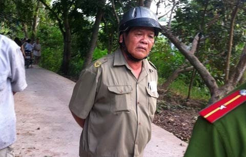 Gí súng đập chết gà: CA phường xin lỗi - 3