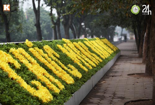 Hà Nội rực rỡ đèn hoa chào xuân Quý Tỵ - 2