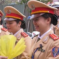 Tin tức trong ngày - Đến lượt nữ CSGT Hải Phòng xuống đường