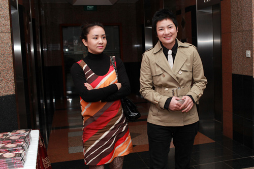 Chị em Thúy Vinh gây chú ý - 3