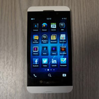Dế sắp ra lò - BlackBerry Z10 màu trắng lộ ảnh trước giờ G