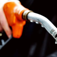 Thị trường - Tiêu dùng - Giá xăng, dầu thế giới đồng loạt tăng mạnh