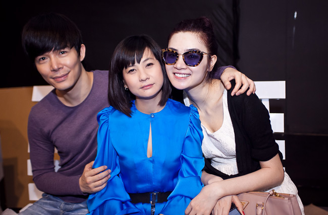 Ngọc Oanh "đụng" đồ hiệu với Hà Tăng - 8