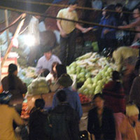 Pháp luật - Băng giang hồ "cai quản" chợ Long Biên