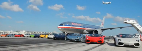 Lamborghini Aventador ‘tập trận’ tại sân bay - 1