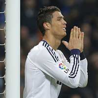 Bóng đá - Pha bỏ lỡ "ngớ ngẩn" của Ronaldo