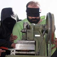 Tin tức trong ngày - Cận cảnh máy cắt ngón tay tội phạm ở Iran