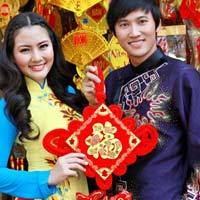 Hậu trường phim - Kiều nữ Ngọc Lan đón xuân bên trai đẹp