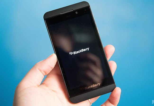 Cận cảnh smartphone Blackberry Z10 - 19