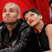 Rihanna xác nhận quay lại với Chris Brown