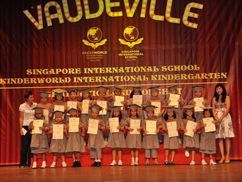 Giới hạn HS vào trường quốc tế: Bất hợp lý - 1