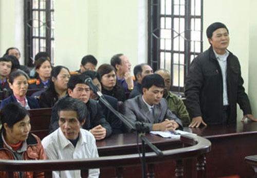 Vào tù vì... chửi lãnh đạo xã - 1