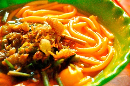 Lạ lùng “nhan sắc” bún đỏ - 2