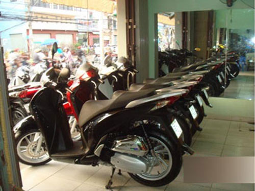 Mua xe SH Công an thanh lý, lãi trăm triệu - 2