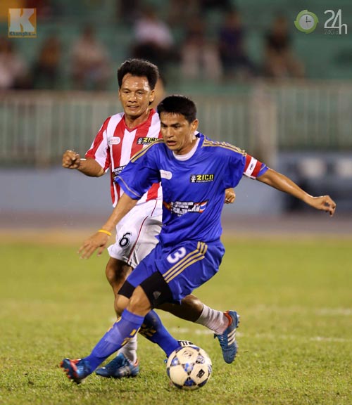 Hào hứng trận Huỳnh Đức so tài Kiatisak - 11