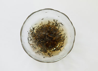 Gà quay vàng ươm thơm đượm hương trà - 2