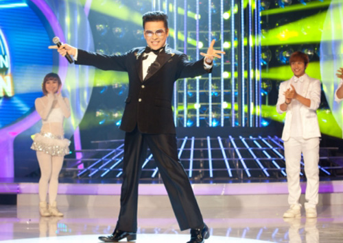 Kyo York nhái Lady Gaga nửa Tây, nửa ta - 15