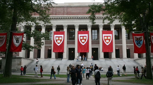 125 sinh viên ĐH Harvard gian lận thi cử - 1