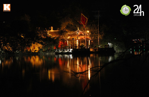 Hà Nội rực rỡ đèn hoa chào xuân Quý Tỵ - 8