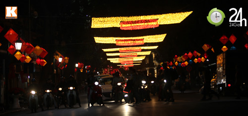 Hà Nội rực rỡ đèn hoa chào xuân Quý Tỵ - 9