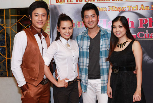 Trò cưng Mr Đàm tích cực đi từ thiện - 17