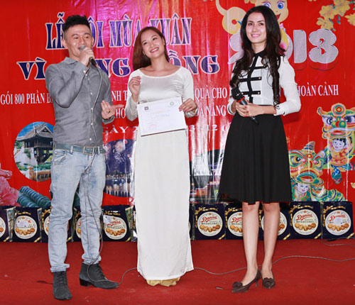 Trò cưng Mr Đàm tích cực đi từ thiện - 3