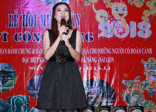 Trò cưng Mr Đàm tích cực đi từ thiện - 16