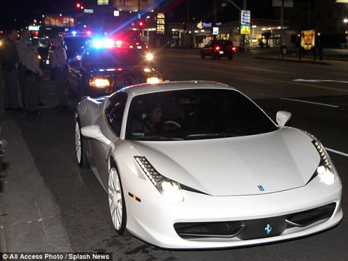 Xế đắt tiền của Justin Bieber liên tục gặp nạn - 1
