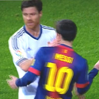 Bóng đá - Messi "ăn tát" hot nhất tuần qua