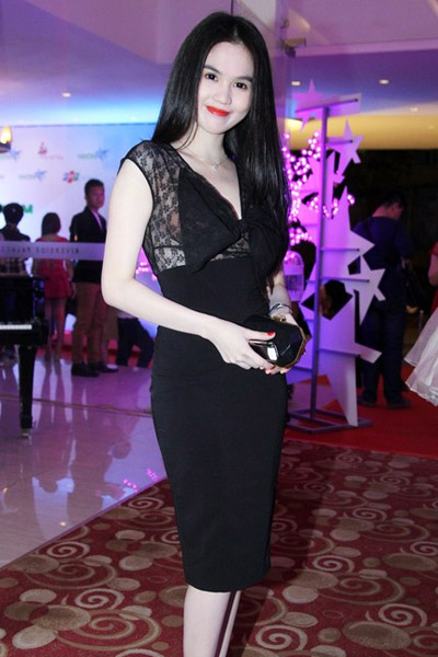 8 "con nghiện" váy bó của showbiz Việt - 3