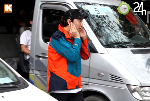 Fan Việt "cào xé, nắm tóc" sao Hàn - 8