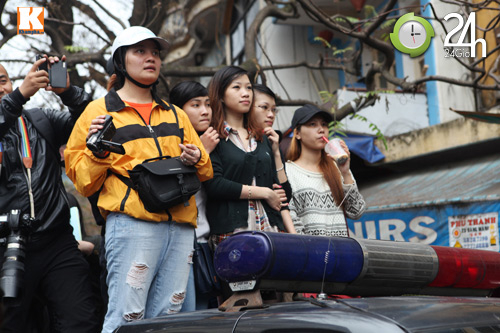 Fan Việt "cào xé, nắm tóc" sao Hàn - 15