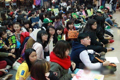 Fan Việt "cào xé, nắm tóc" sao Hàn - 5