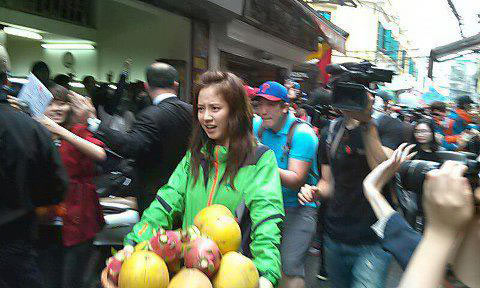 Fan Việt "cào xé, nắm tóc" sao Hàn - 8