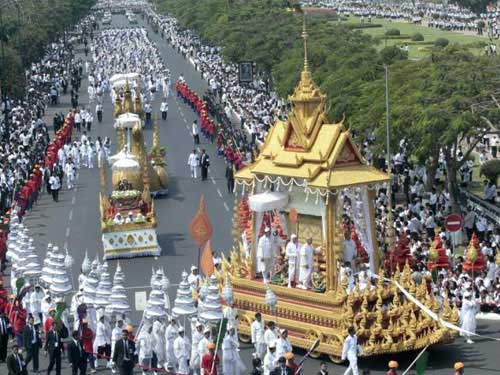 Nước mắt tại lễ hỏa thiêu cựu vương Sihanouk - 8