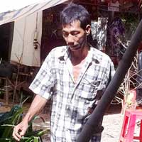 Tin tức trong ngày - Bé gái nức nở trước cái chết của 3 người thân