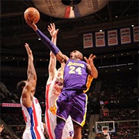 Thể thao - NBA: Bryant tỏa sáng ở phút cuối