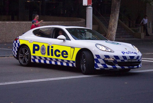 Porsche Panamera để "săn" cướp - 3