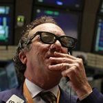 S&P sắp bị kiện, Phố Wall lập tức lao dốc