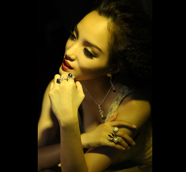 Trong phim, Huỳnh Bích Phương vào vai một cô gái giang hồ có  xuất thân phức tạp. 
