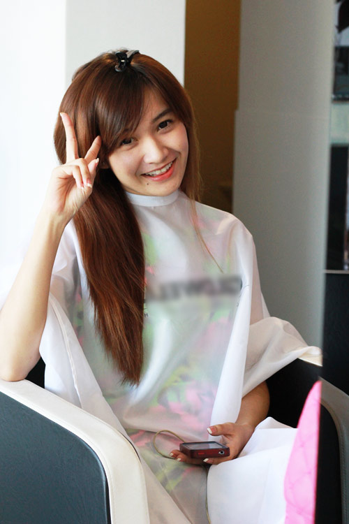 “Bản sao” MC Đan Lê xinh tươi xuống phố - 5